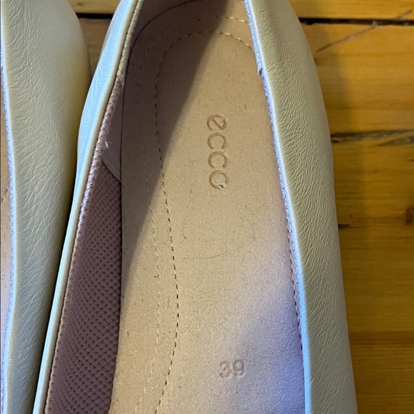 ECCO Touch Ballerina Scale Flats Shoes Vanilla Cream Pink Women’s 39 8 EUC - Picture 4 of 8